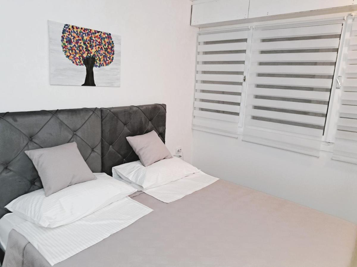 Luklena Apartment *