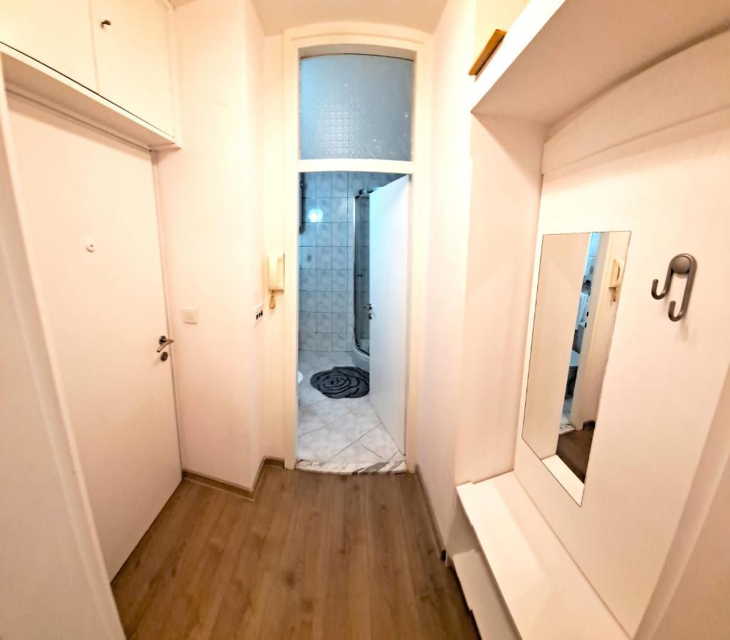 Apartment Luklena *