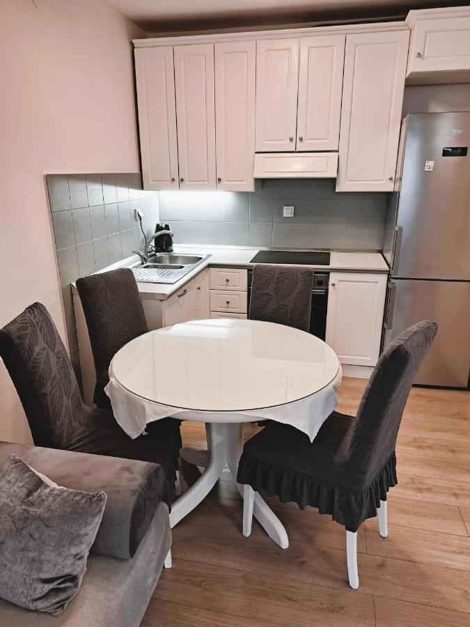 Apartament Luklena